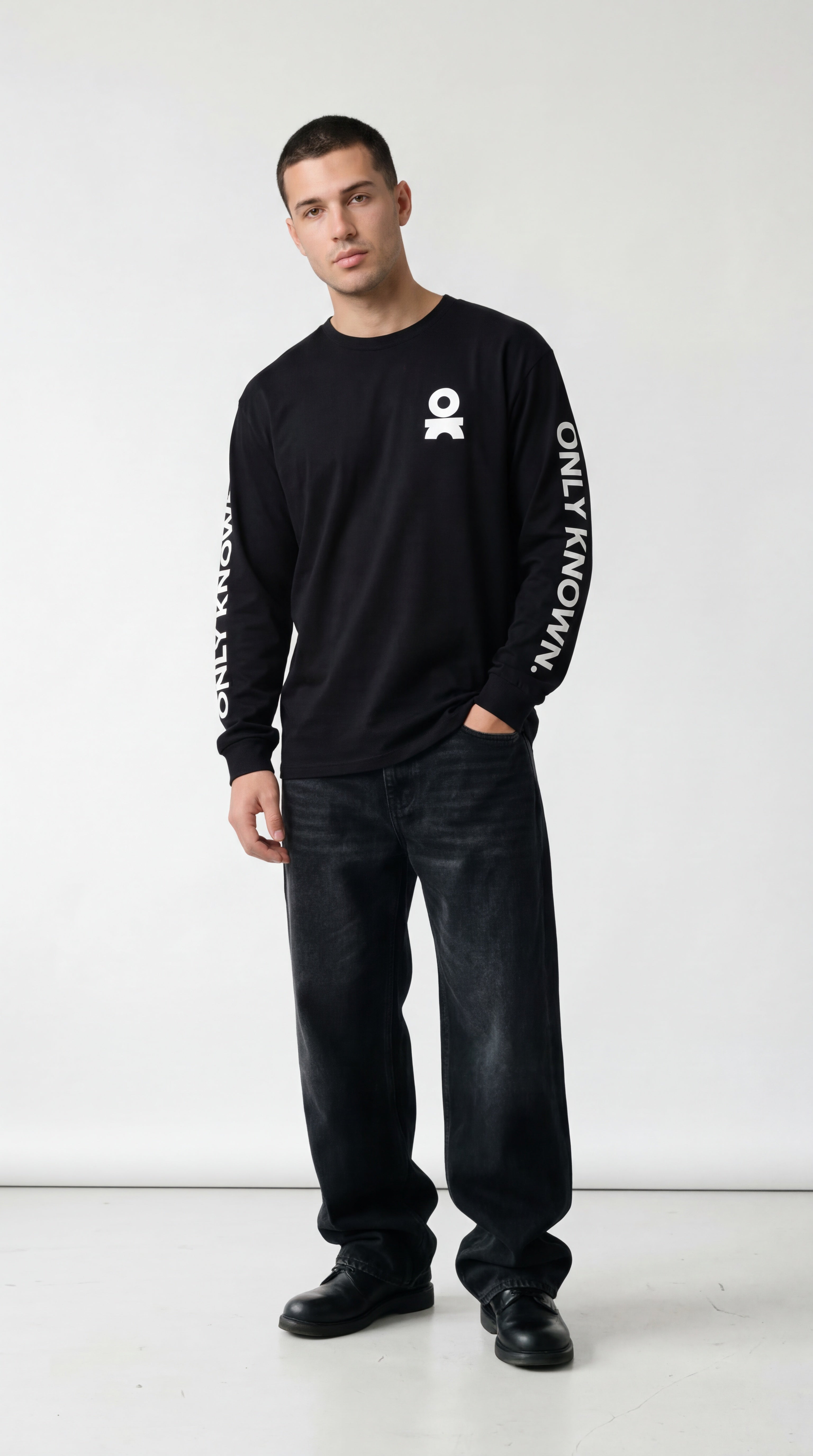 BIG LOGO LONGSLEEVE BLACK